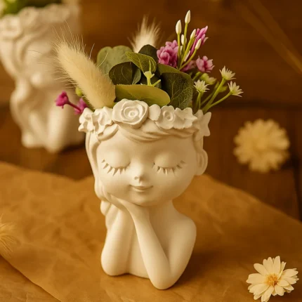 Aranjament ceramic Reverie cu flori și frunze decorative